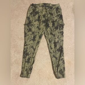 large almost famous green and black cargo joggers